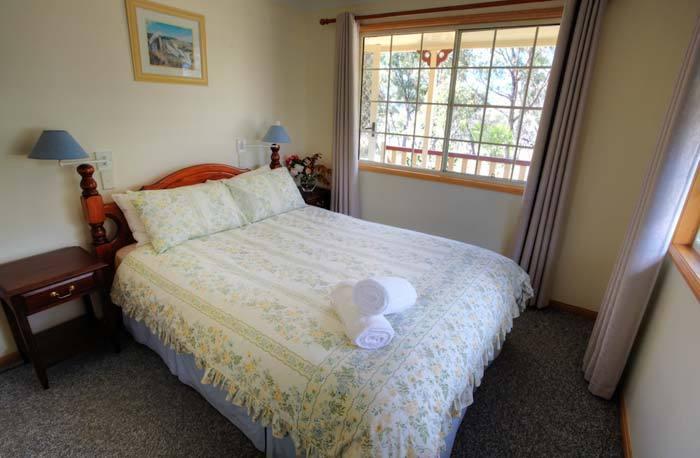 Accommodation Creek Cottages & Sundown View Suites Ballandean Room photo
